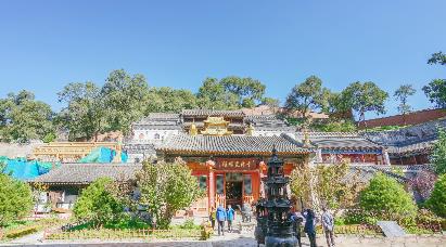 景點：顯通寺