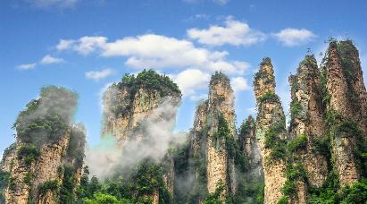 鳳凰古城相關(guān)旅游線路