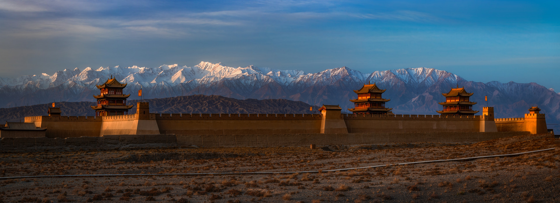 嘉峪關(guān)全景封面圖