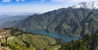 景點(diǎn)：天山天池全景